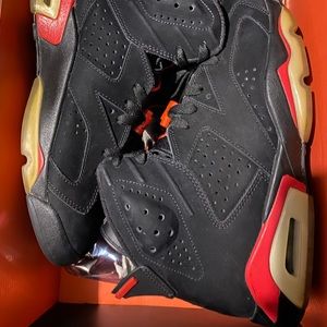 AJ6 Infared Pack Size 10. This Air Jordan box holds to iconic rare vintage shoes